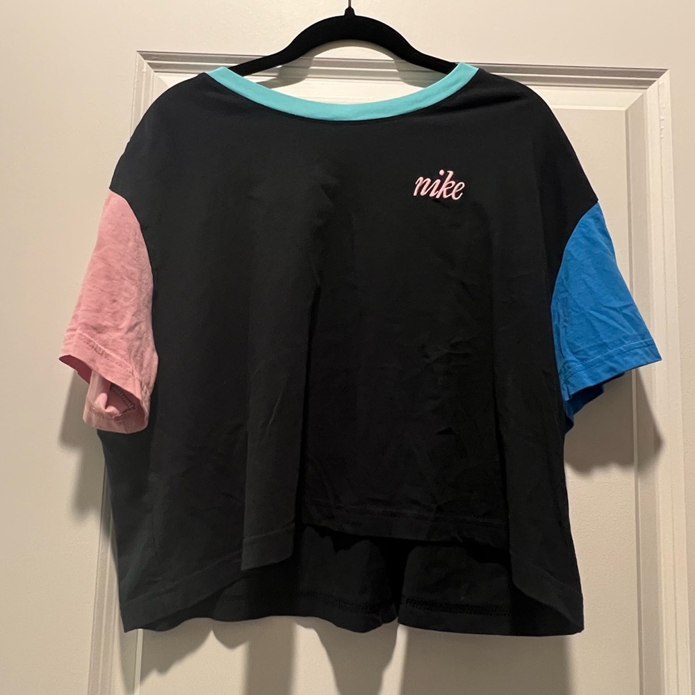 Nike top